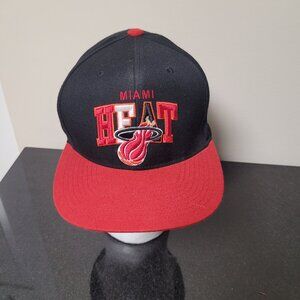 Miami Heat Snapback Hat Mitchell & Ness Hardwood Classics Black Red NBA Cap